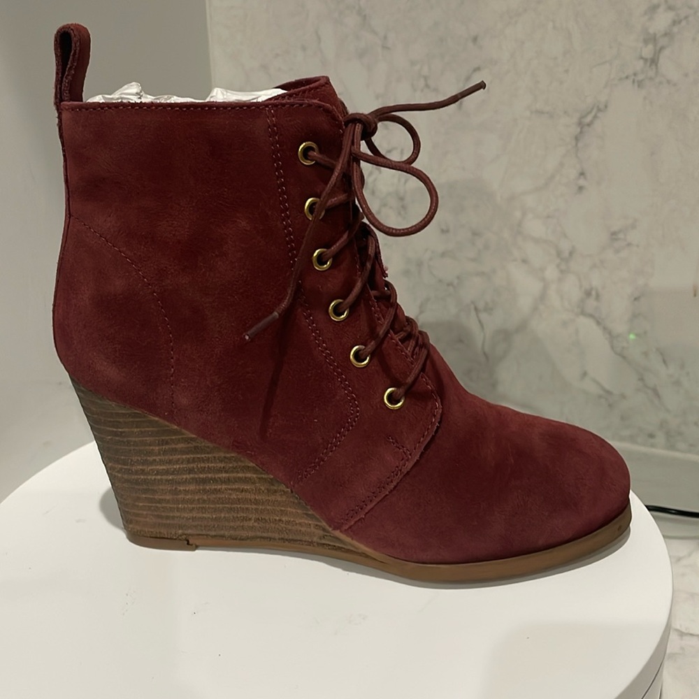 New! Diba Blake Suede Bootie Burgundy Lace Up‎ Ankle Boot Wedges Sz 7